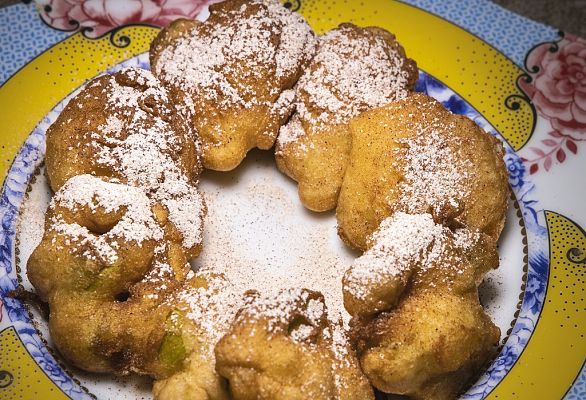 "Buñuelos de manzana" de Dani García