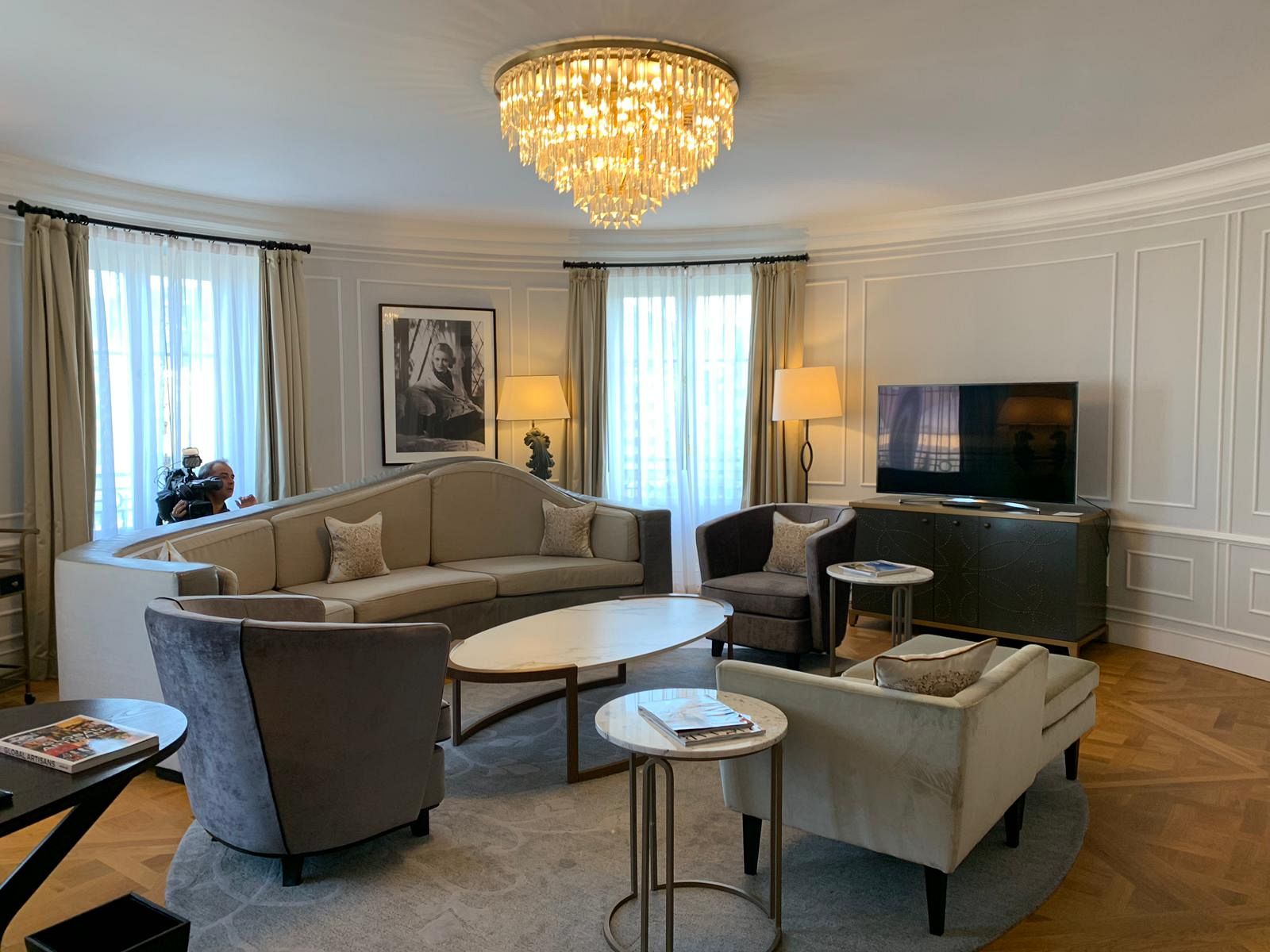 El Maria Cristina, un hotel con estrella - España Directo | Ver