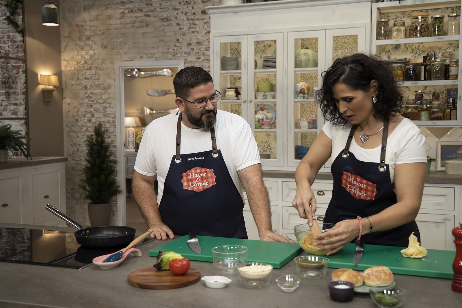 Hacer de comer - Hamburguesa vegetal y pizza vegetal