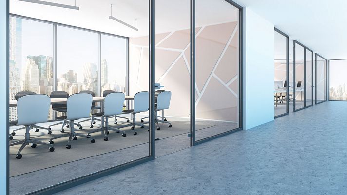 Telediario 1 - Un juez declara improcedente un despido para sustituir a una trabajadora por un 'bot'