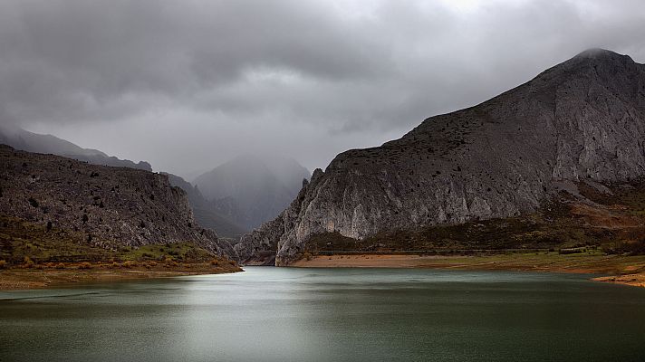 Día nuboso con precipitaciones en Galicia y oeste de Asturias 