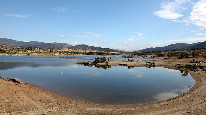 Telediario 1 - El año hidrológico acabará con un 11% menos de precipitación