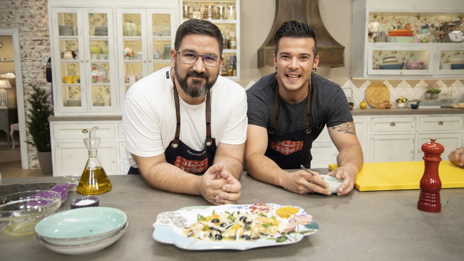Hacer de comer - Remojón granadino y repollo con carne y arroz - ver ahora