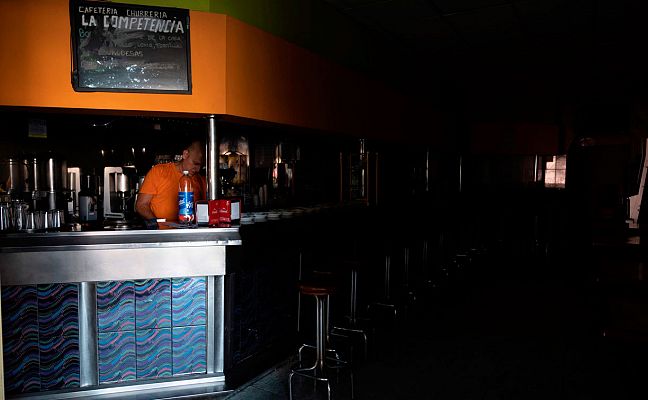 Telediario 1 - Red Eléctrica atribuye el apagón de Tenerife a un fallo fortuito en un transformador sin descartar otras causas