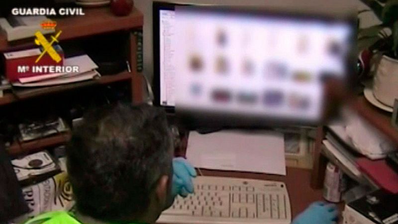 En el último año se ha duplicado el número de imagenes de contenido pedófilo en internet detectadas por las empresas tecnológicas. Lo dice un estudio del New York Times, que cifra en 45 millones el número de fotos y vídeos de pornografía infantil com