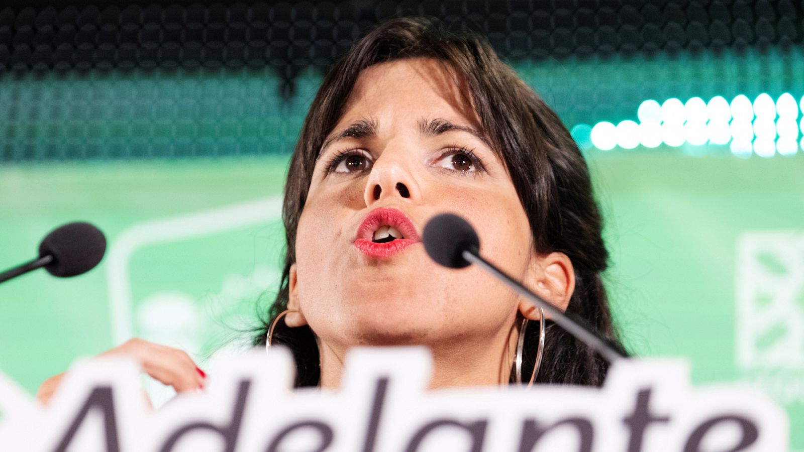 Abuso sexual: Condenado por abuso sexual el empresario que simuló besar a Teresa Rodríguez - RTVE.es