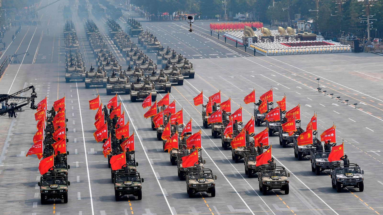 China muestra su poderío militar en su 70 aniversario
