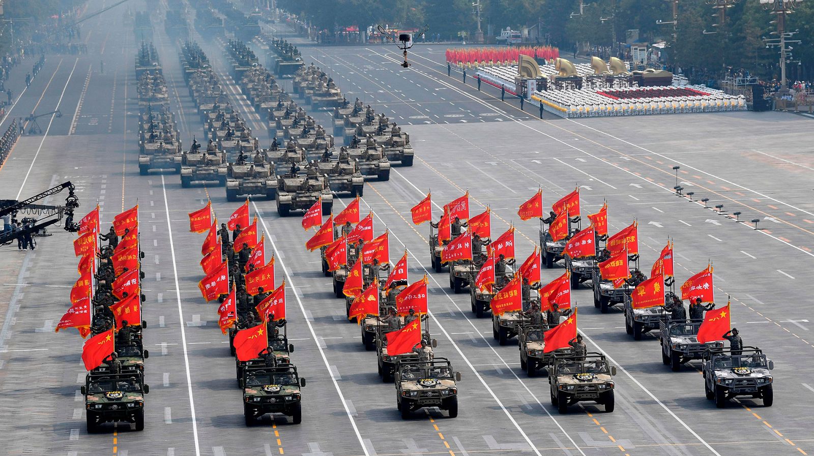 China muestra su poderío militar en su 70 aniversario