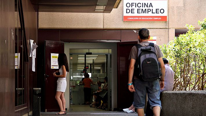 La creación de empleo se frena en septiembre y el paro sube en 13.907 personas