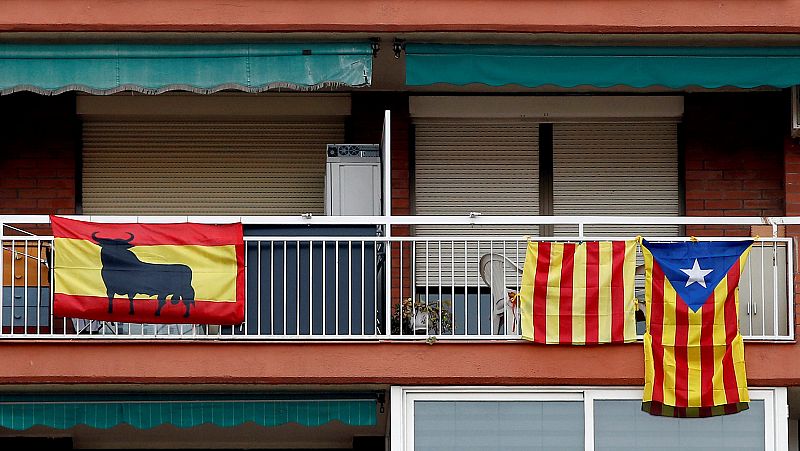 Crecen en Cataluña los contratos que prohíben colgar banderas en los balcones
