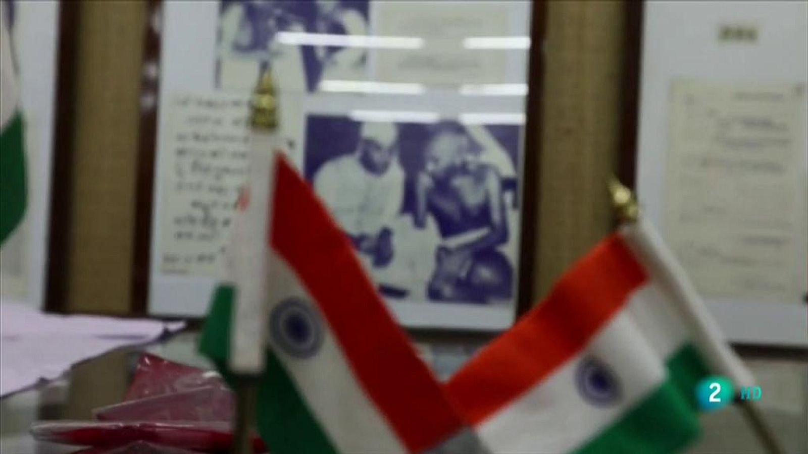 La 2 Noticias: 150 años de Gandhi, el padre de la No Violencia | RTVE Play