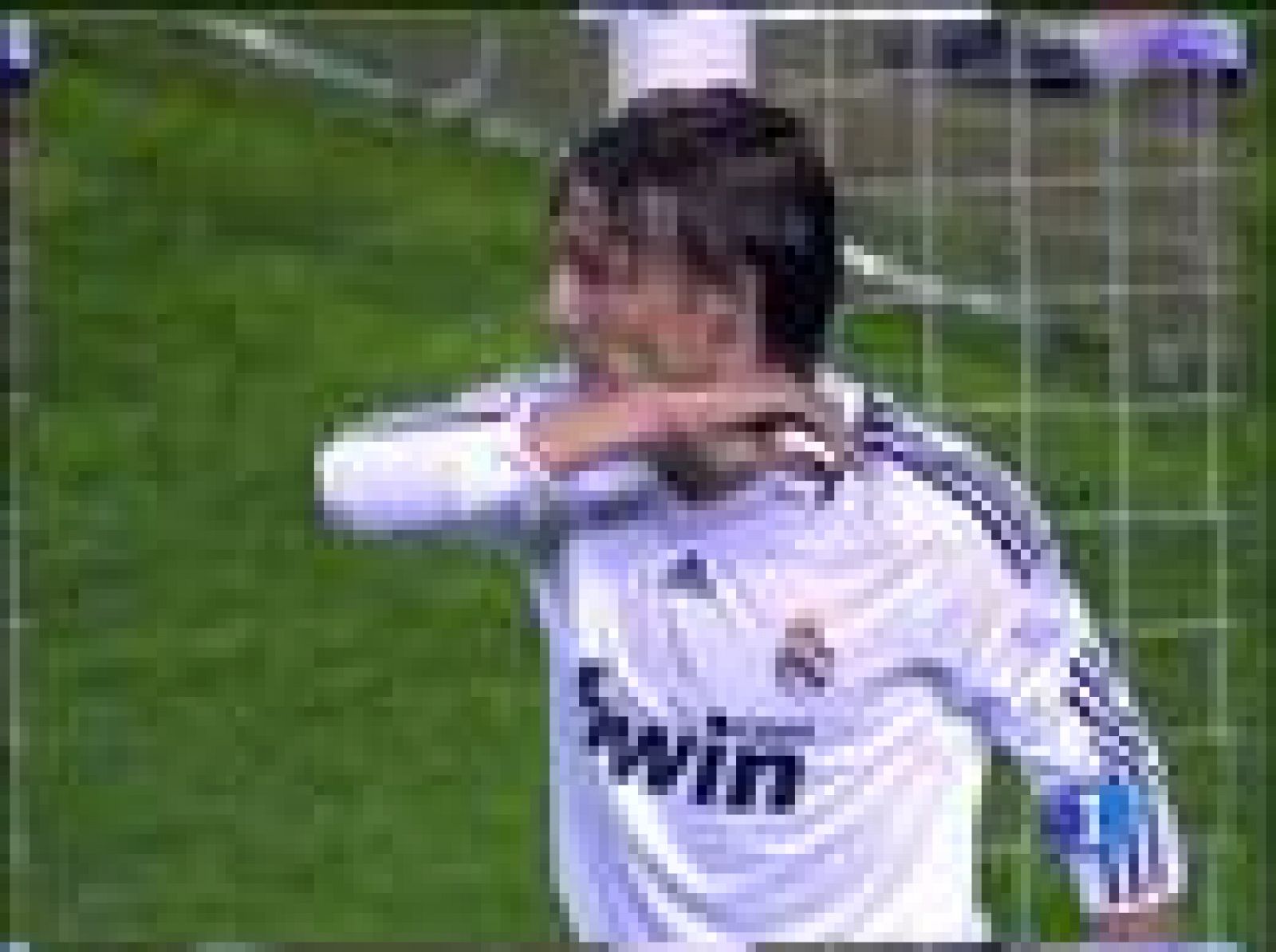 Los jugadores Xabi Alonso y Ribéry están cada vez más lejos de formar parte del club blanco. Por su parte, el holandés Huntelaar podría ser fichado por el  Stuttgart.