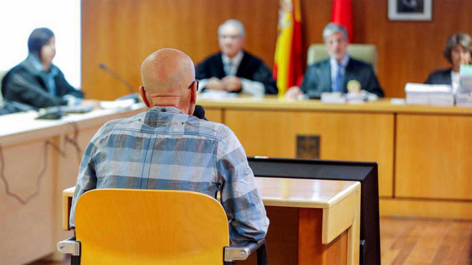 Pedro Luis Gallego, comocido como el "violador del ascensor" por más de 20 violaciones y dos asesinatos juzgados en los 90, se ha reconocido culpable de las dos violaciones consumadas y dos en grado de tentativa por las que se le juzga, cometidas en