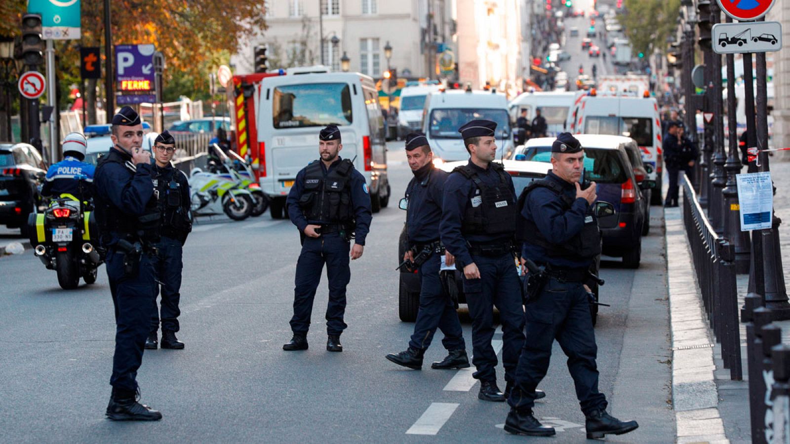 El asesino de la Prefectura de París tuvo alucinaciones y escuchó voces la noche anterior al ataque, según su mujer