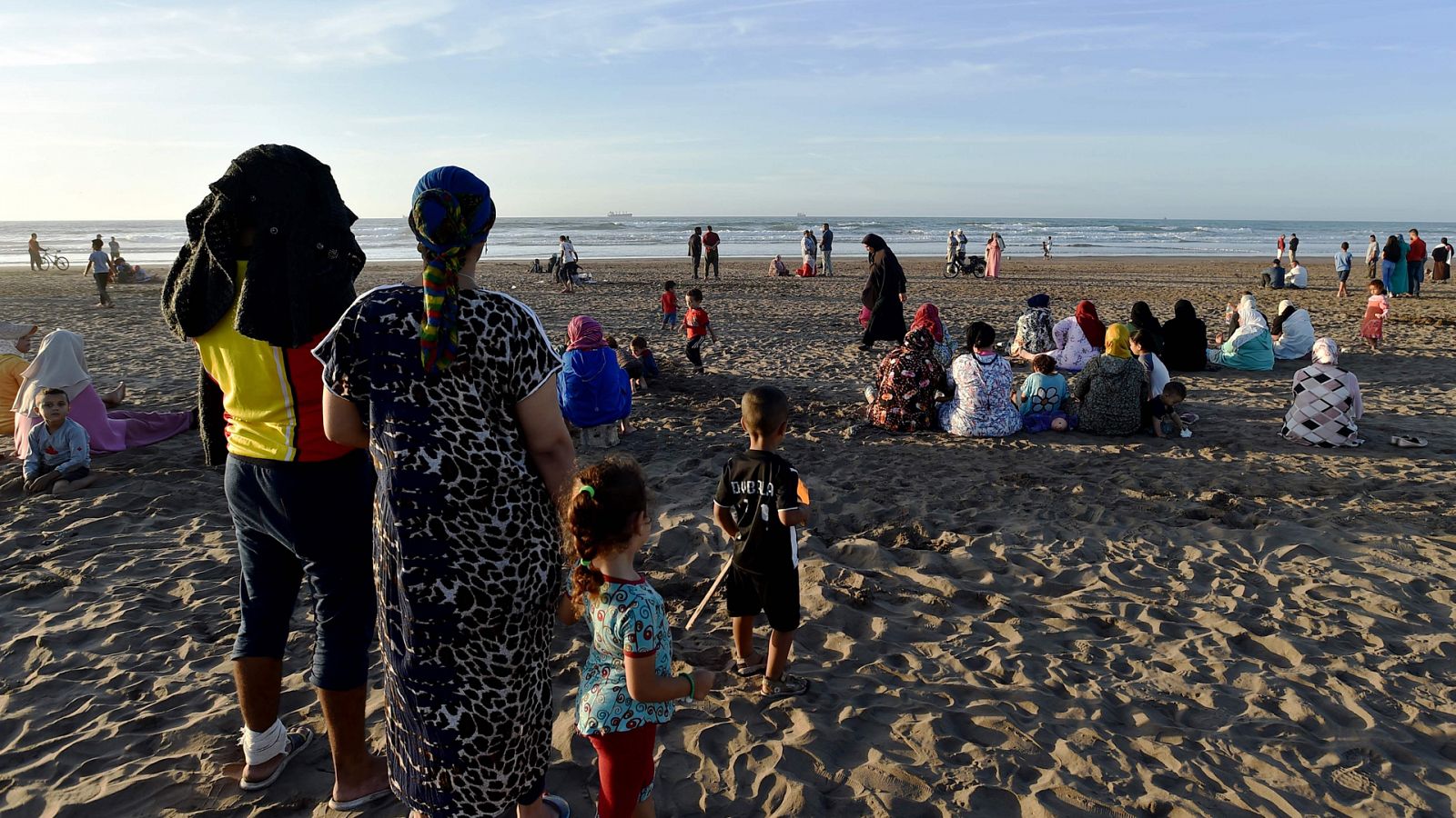 Naufragio en Casablanca: las familias esperan que el mar devuelva los cadáveres de los ahogados