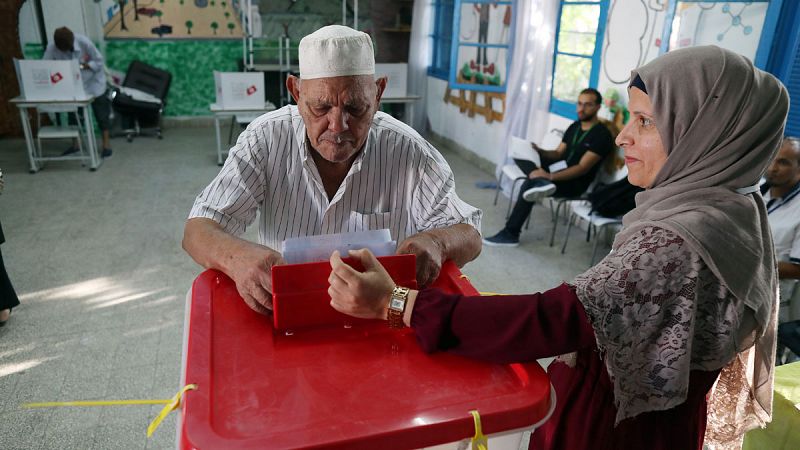 La fragmentación de partidos y la apatía de la población marcan las elecciones legislativas en Túnez
