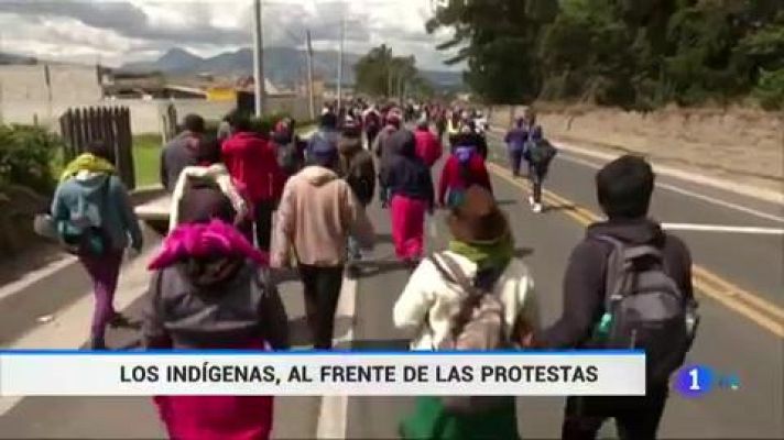 Telediario 1 - Los indígenas se ponen al frente de las protestas en Ecuador por la eliminación del subsidio a los combustibles