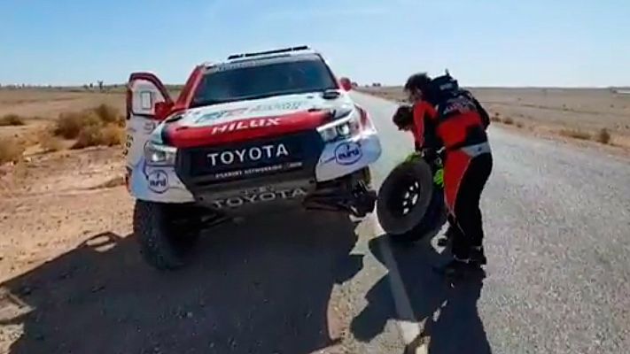 Fernando Alonso rompe la suspensión y se complica el rally de Marruecos