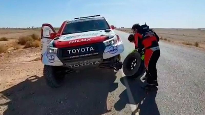 Alonso se complica el Rally de Marruecos por un accidente