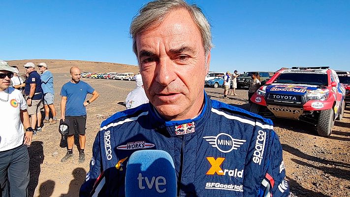 Carlos Sainz: "Abrir la carrera nos viene bien de cara al Dakar"