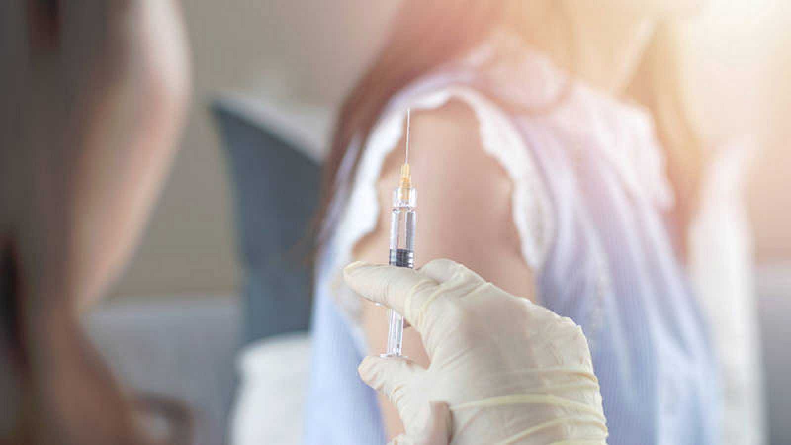 ¿Es irresponsable que padres no vacunen a sus hijos?