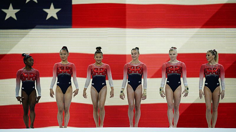 Biles lleva a Estados Unidos a su quinto Mundial consecutivo