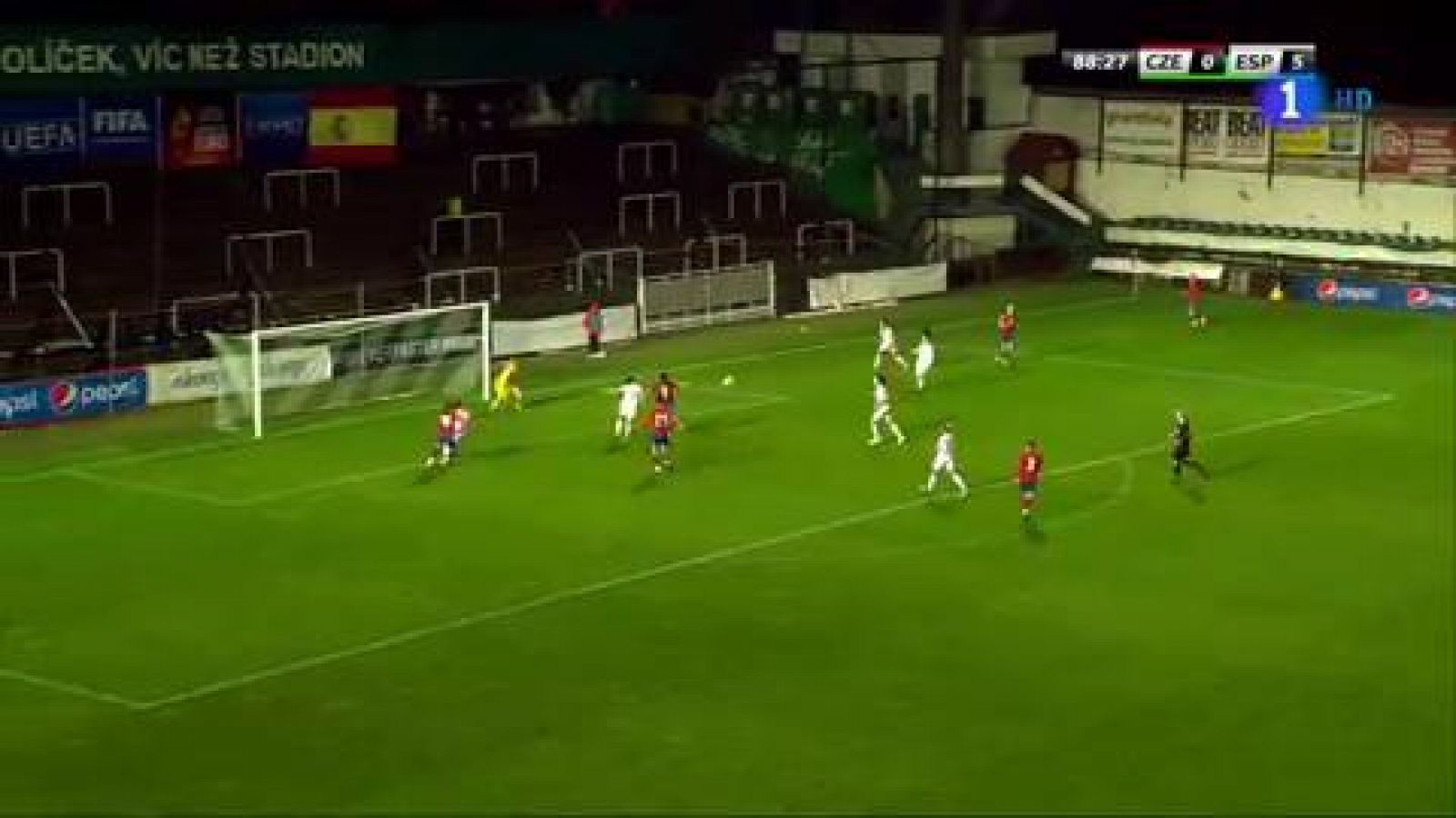 República Checa 1-5 España: Vonkova anota el de la honra | Ver