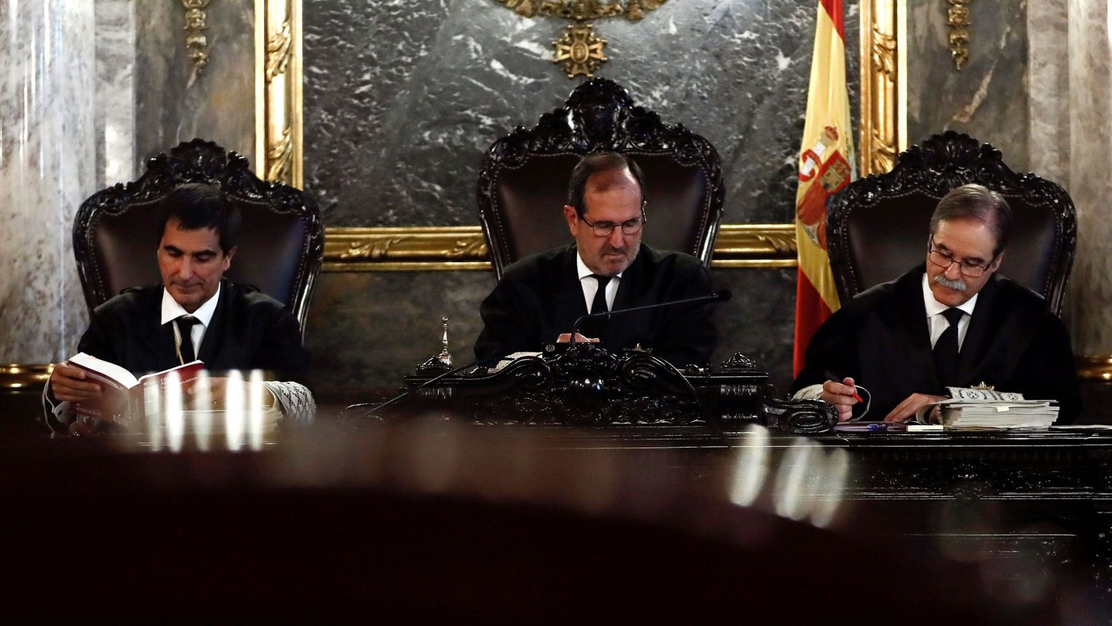El Tribunal Supremo rebaja las condenas a los acusados por la agresión a dos guardias civiles en Alsasua - RTVE.es