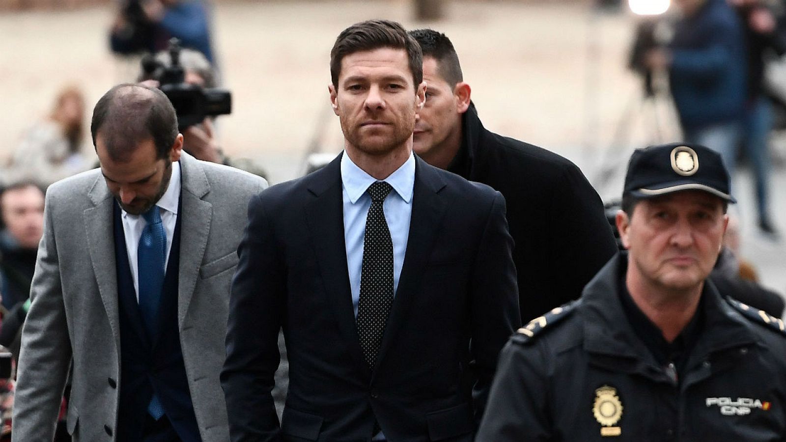 Corazón - Xavi Alonso mantiene su inocencia contra el fisco