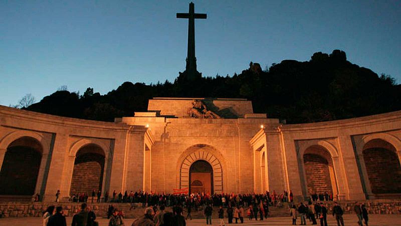 ¿Podrían los benedictinos paralizar la exhumación de Franco?