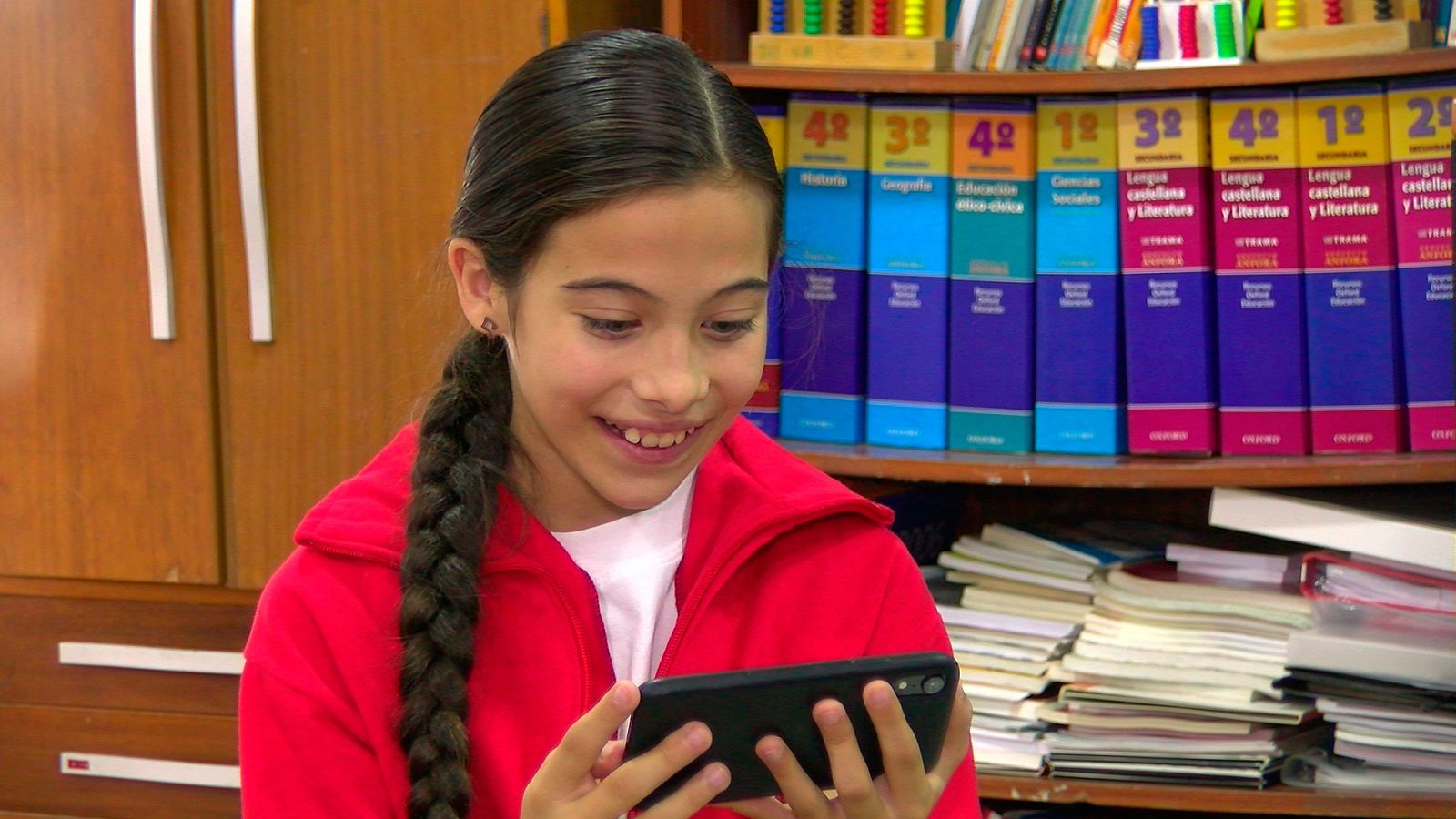 Eurovisión Junior - Así reacciona Melani al ver el videoclip de Marte