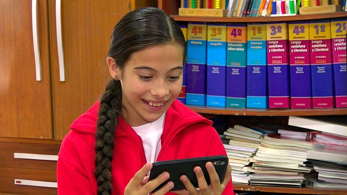 Eurovisión Junior - Así reacciona Melani al ver el videoclip de "Marte"