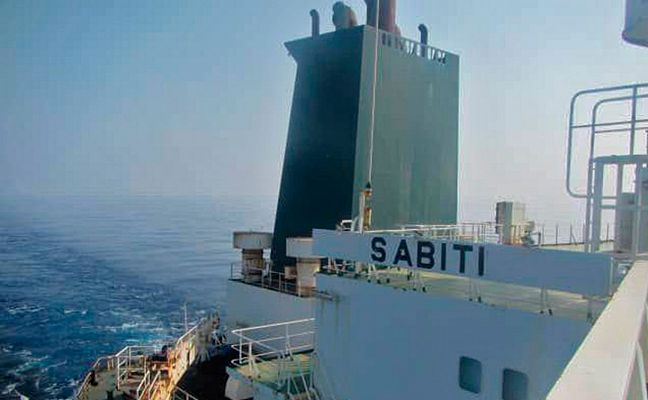 El Sabiti fue atacado dos veces este viernes mientras estaba a unas 60 millas de la ciudad saudí de Yeda provocando un vertido de crudo en el Mar Rojo