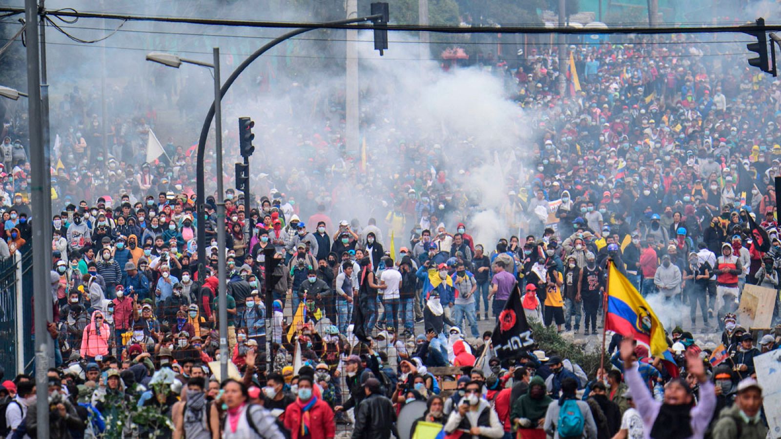 Ecuador: Miles de indígenas marchan al Parlamento en una nueva jornada de protestas contra el Gobierno