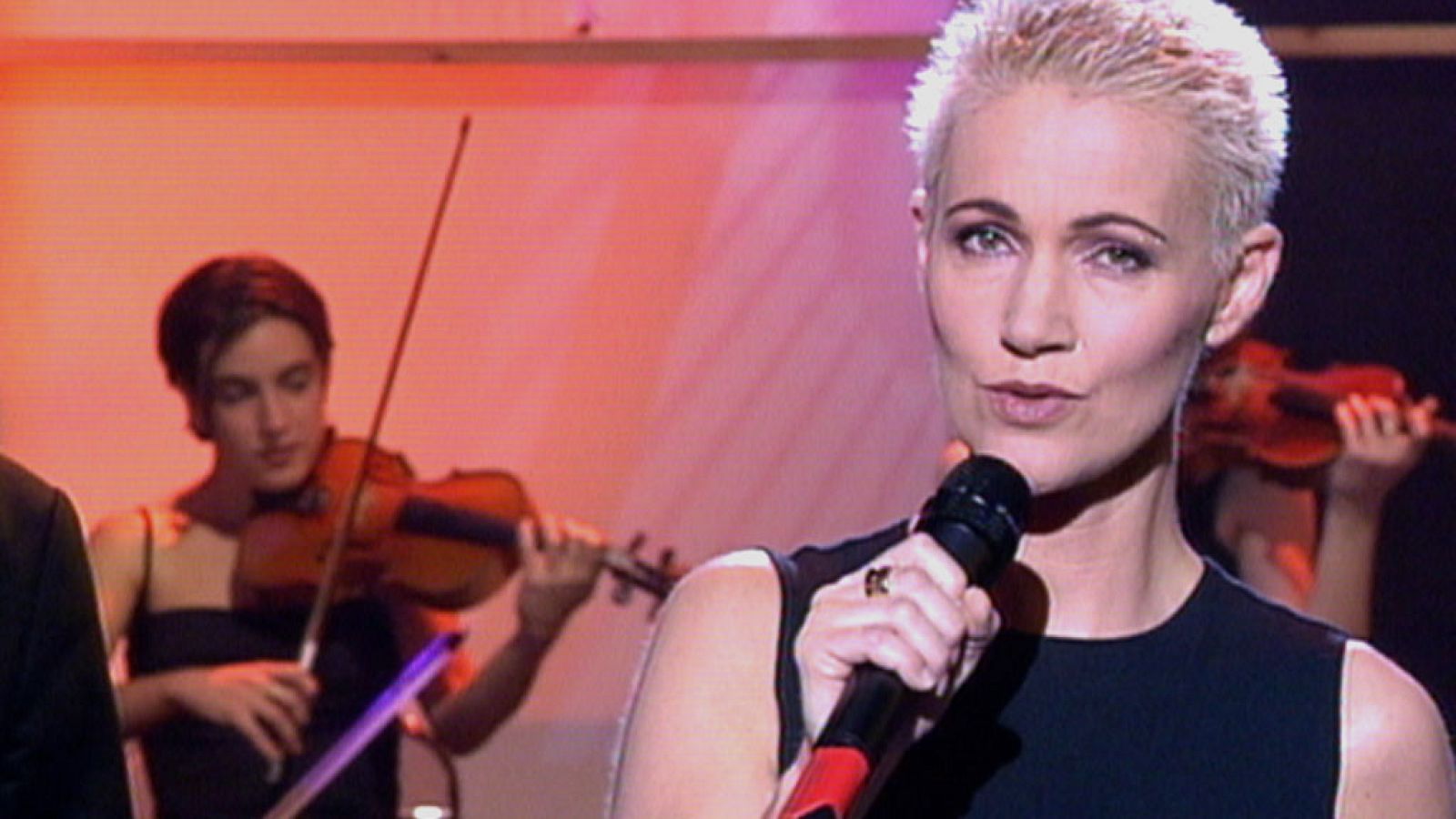 Viaje al centro de la tele - Con acento extranjero - ver ahora