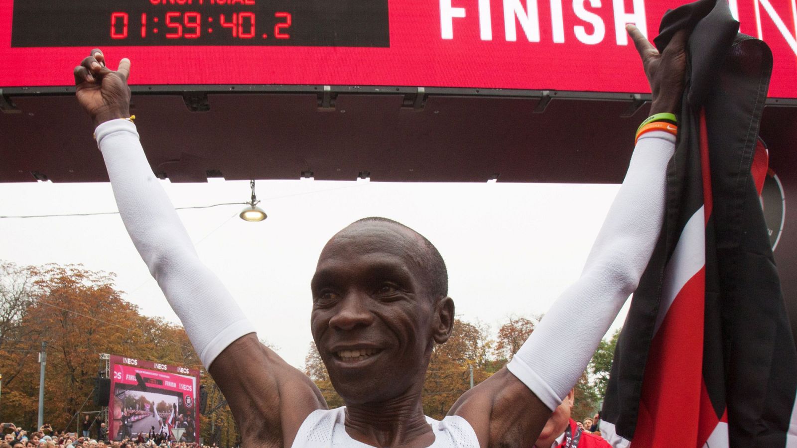 Todos los cambios de liebres y la llegada a meta de Eliud Kipchoge