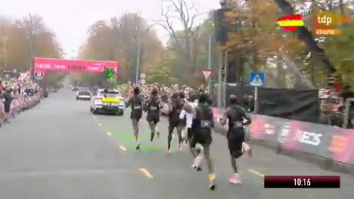 Todos los cambios de liebres y la llegada a meta de Eliud Kipchoge