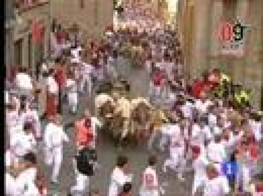San Fermín - Tercer encierro. Paso por el Ayto