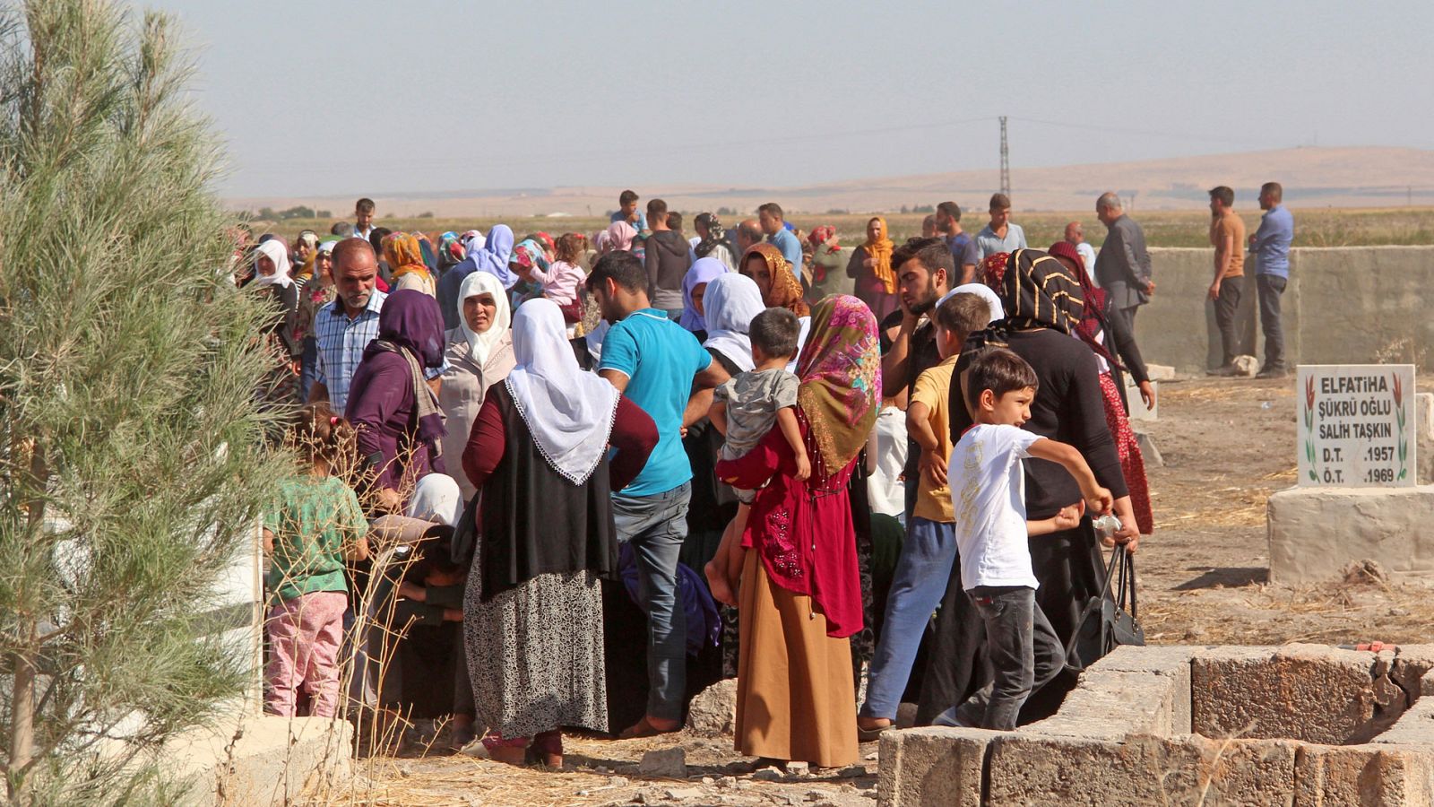 Turquía desafía las críticas e intensifica por quinto día su incursión en el norte de Siria - RTVE.es