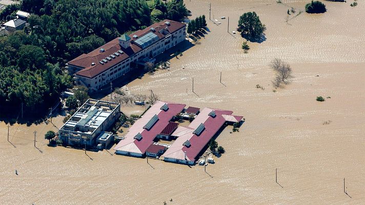 Telediario 1 - El tifón Hagibis deja más de 20 muertos e importantes inundaciones en Japón