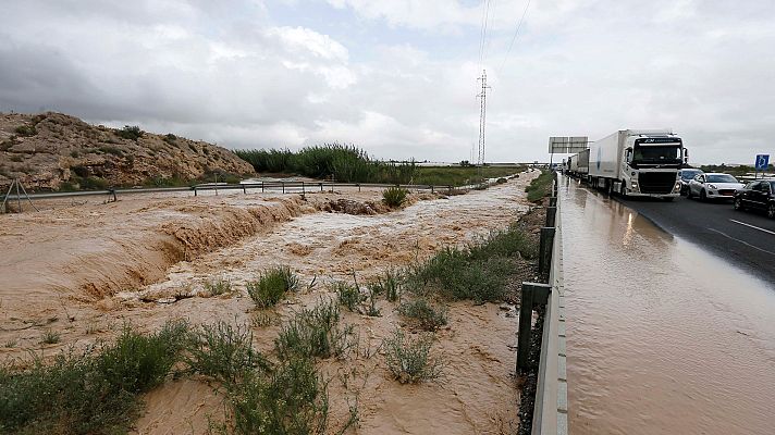 Telediario 1 - Orihuela y Los Alcázares siguen sin recuperarse un mes después de las graves inundaciones por la gota fría