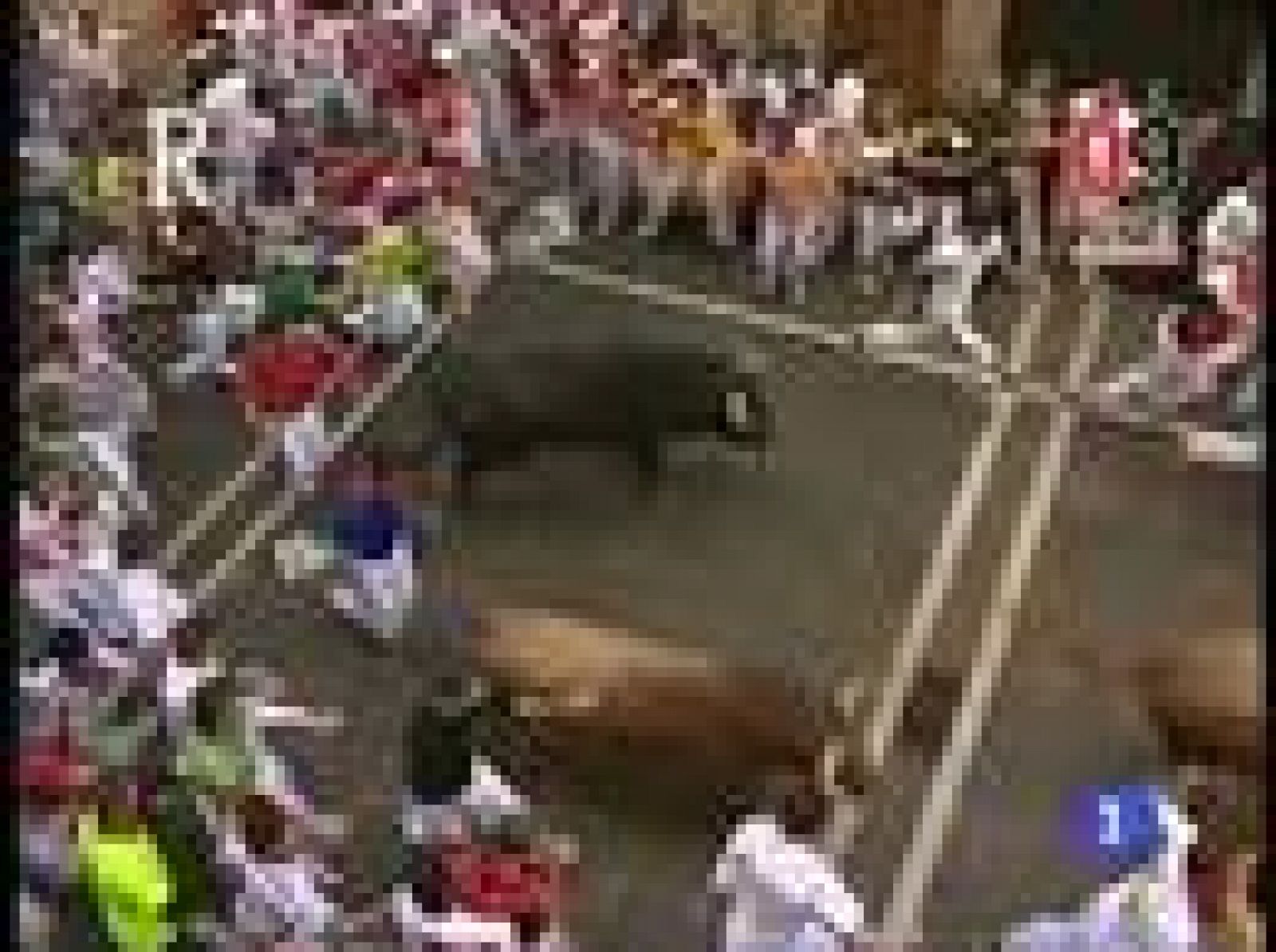 San Fermín 2023: Momento de peligro en Estafeta | RTVE Play