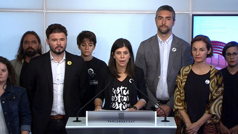 La portavoz de ERC, Marta Vilalta, ha definido la sentencia del Tribunal supremo como "venganza", y ha afirmado que "lo que ha sucedido hoy es que la democracia ha muerto en el Estado Español". "No es justicia, es venganza. Lo vamos a repetir las vec