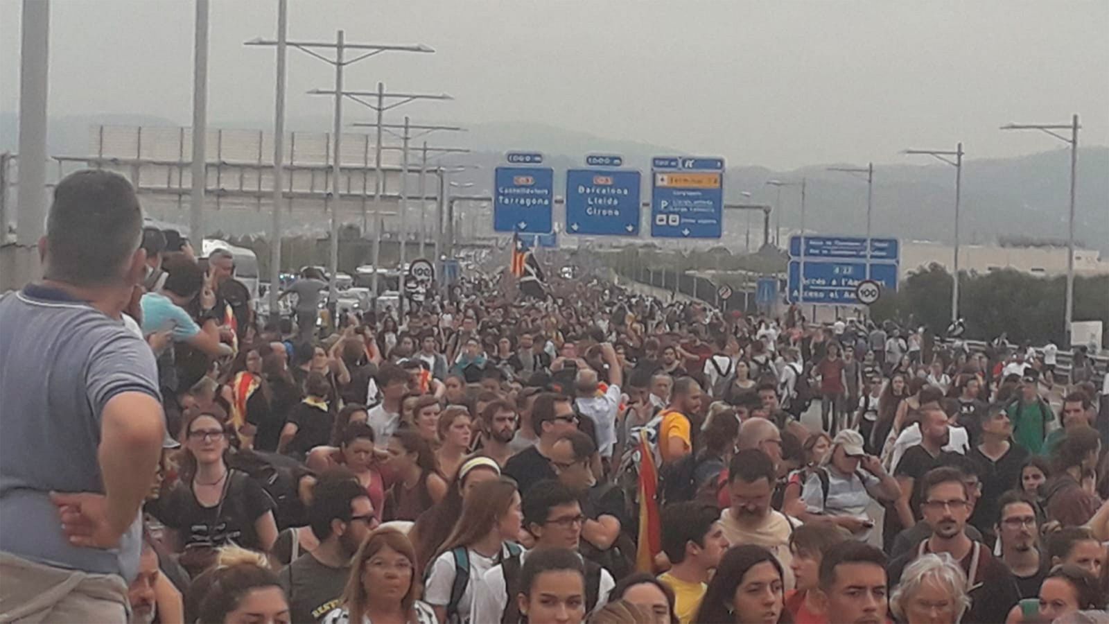 Sentencia 'procés' - Las protestas independentistas por la sentencia del 'procés' cortan carreteras y afectan al aeropuerto de El Prat