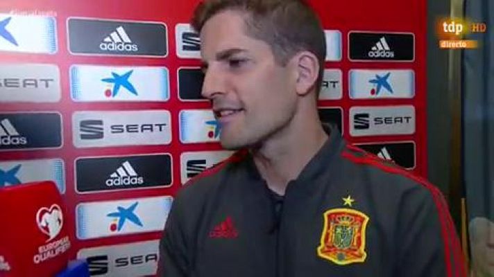 Robert Moreno: "Debí haber mantenido a los dos delanteros" contra Noruega