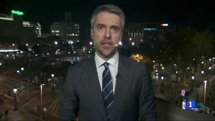 Telediario 1 - Miles de personas protestan contra el fallo del 'procés' en la plaza de Sant Jaume