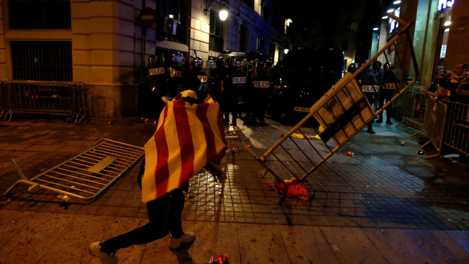 Cargas ante la Jefatura Superior de Policía de Barcelona