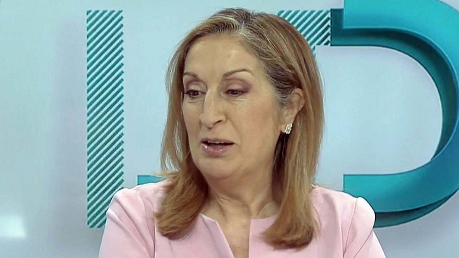 Ana Pastor asegura que "la inmensa mayoría de la sociedad catalana" está "hasta el gorro de los políticos" - RTVE.es
