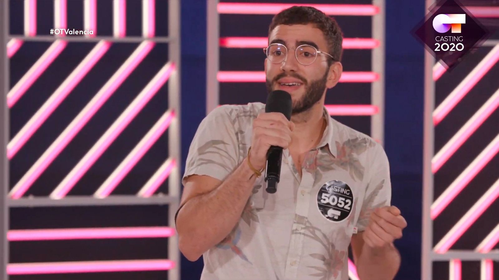 Dani Gómez interpreta "The way you look tonight"