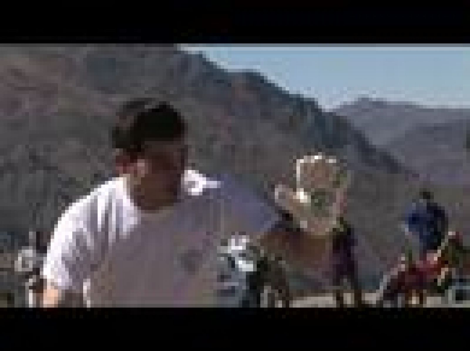 Partidillo de Iker con los niños en su anterior visita a Perú | Ver